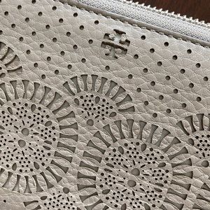 NEVER USED Tory Burch Zoey Perforated Wallet